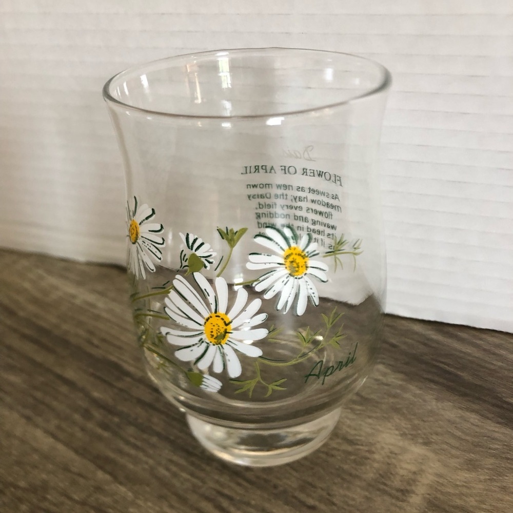 Vtg Dominion Glass April Daisy Glass